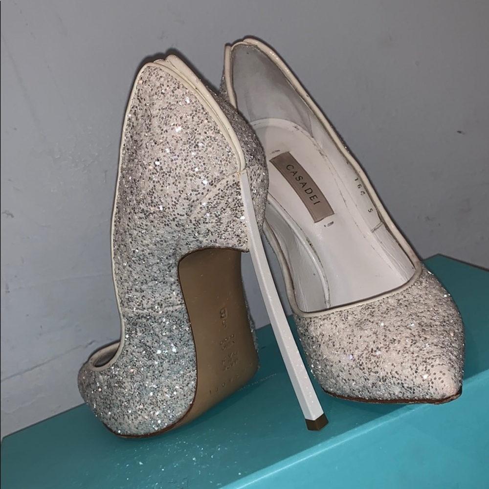 Shoes - Picture 2 of 4